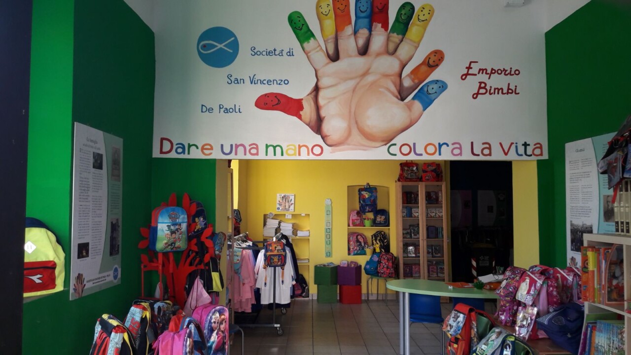 Quinto anniversario per l'Emporio Bimbi a Terni della società San Vincenzo de' Paoli, centro per l'integrazione