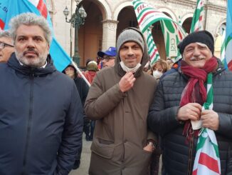 Manifestazione contro la guerra, presenti Sindaco Romizi e Giottoli, l'assessore allo sviluppo economico Gabriele Giottoli