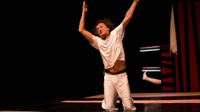 Lo spettacolo Anelante al Teatro Morlacchi di Perugia. Sabato 26 marzo alle 18 e domenica 27 marzo alle 17