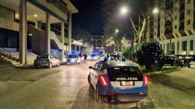 Machete a Fontivegge donna aggredita in strada in via del Macello