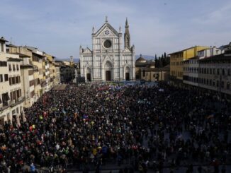 A Firenze il sindaco di Assisi ha portato l’appello alla pace