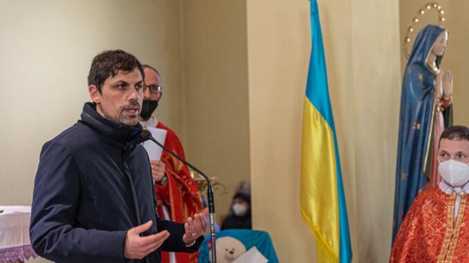 Perugia abbraccia l'Ucraina, le parole del sindaco Romizi: "Pronti a supportare in qualsiasi modo il territorio"