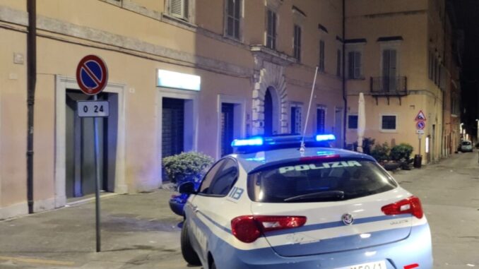 Molesta e studentesse universitarie, uomo denunciato per atti osceni