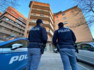 Polizia controlla alberghi e case in disuso di Perugia, rintracciare due persone