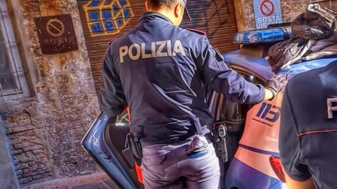 Tentata rapina in un supermercato a Perugia, arrestato straniero