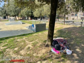 Senzatetto dormono da due giorni nei pressi della pista di skate, a Fontivegge