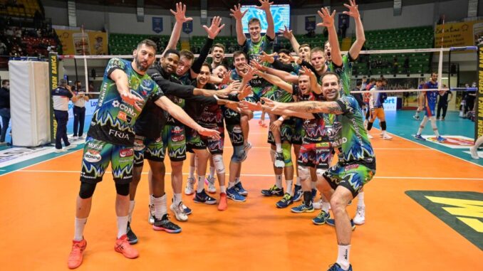 Volley, Sir Safety, sbancata l'arena di Monza in 4 set