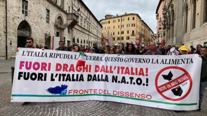 Fuori Draghi dall'Italia, Fronte del Dissenso invade le piazze di Perugia