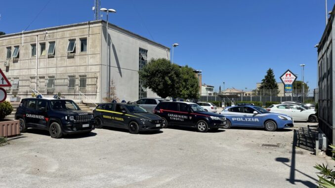 Servizi antidroga nelle scuole a Spoleto, trovati 12 grammi di hashish addebitati a tre distinti ragazzi, di cui uno minorenne.