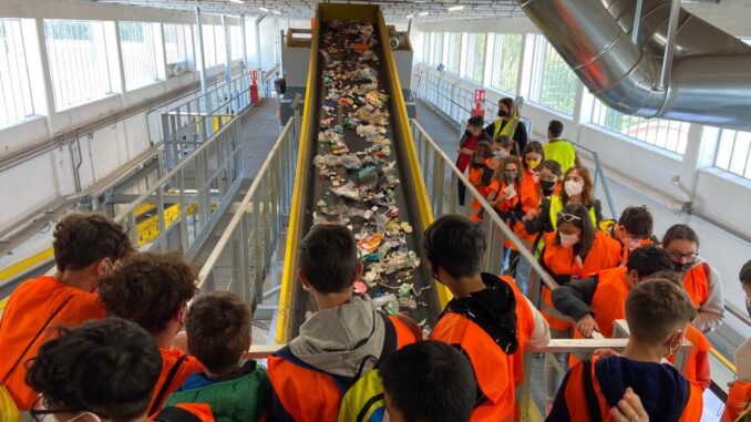 Progetto didattico Rifiutour: gli studenti scoprono gli impianti di recupero