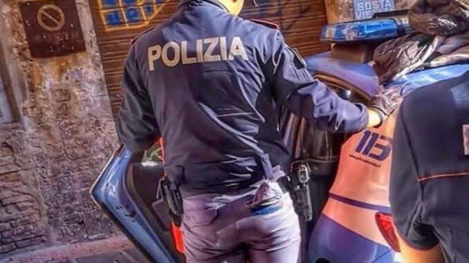 Dalle parole ai fatti, litigano e si lanciano oggetti e vetri rotti