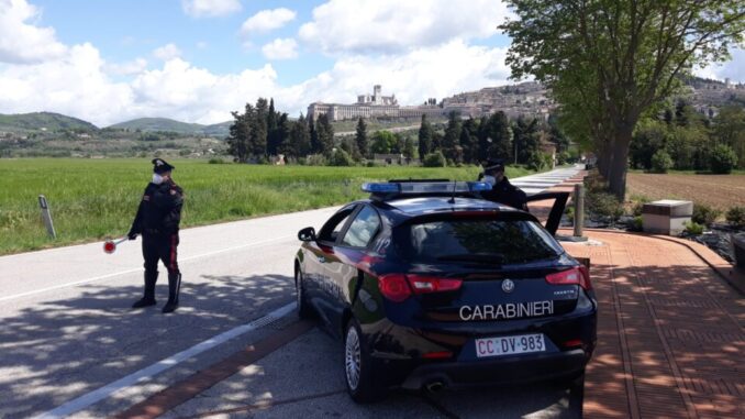 Abbandona i familiari invalidi e per anni si appropria della pensione, denunciato