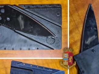 Uomo tenta di accedere in tribunale con un coltello a forma di carta di credito