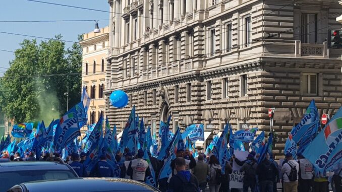 Giuseppe Conte Ex Premier intervenga verso gli esuberi della vigilanza esterna in Ast 