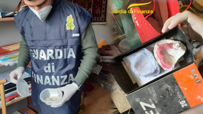 Dentista abusivo scoperto dalla Finanza, da controlli scontrini elettronici