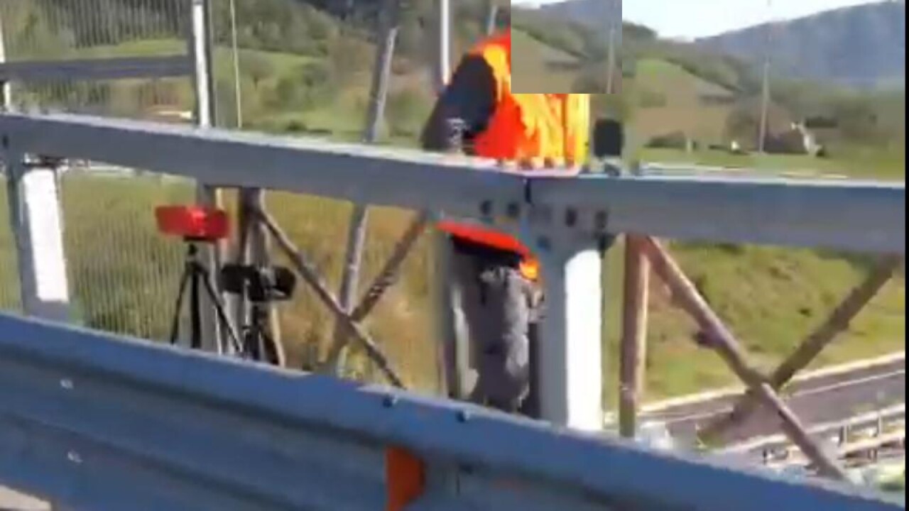Autovelox su cavalcavia, virale il video, il Comune reagisce