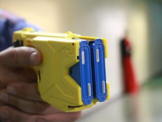 Taser per la polizia locale di Perugia, avviare prima possibile distribuzione e sperimentazione