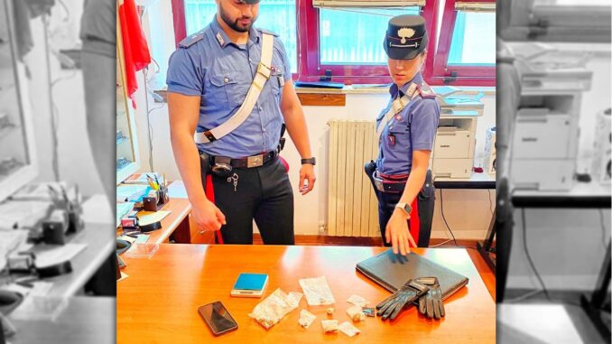 Straniero pronto allo spaccio con hashish, intercettato e denunciato