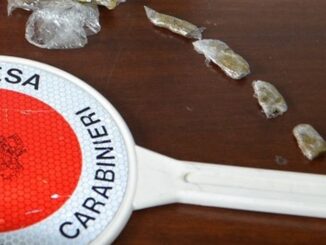 Terni, sorpreso a spacciare cocaina nel centro della città