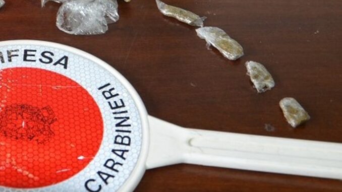 Terni, sorpreso a spacciare cocaina nel centro della città