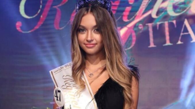 Miss Reginetta a Recanati con l'incoronazione di Miss Caffè Piazza Leopardi