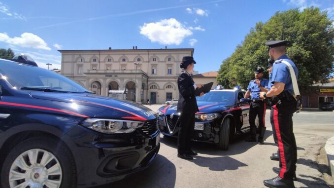 Sorpreso a rubare, scappa e lancia monetine contro i Carabinieri, arrestato a Fontivegge