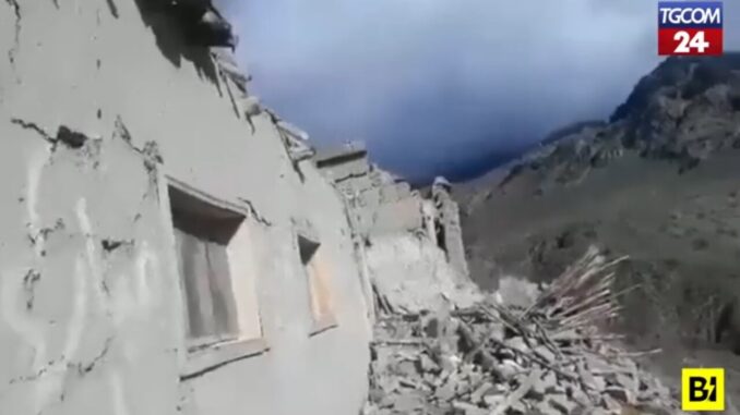 Scossa di terremoto in Afghanistan, quasi 300 morti e almeno 600 feriti
