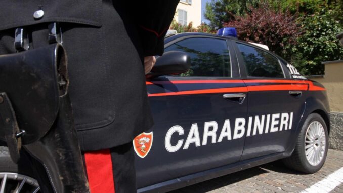 I carabinieri denunciano un ladro, attenzione al trucco delle monetine!