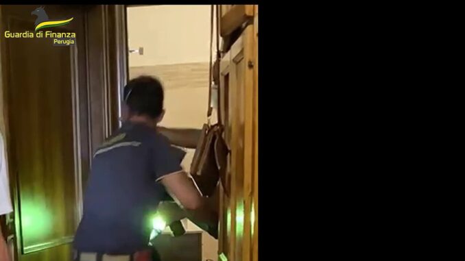 Droga d'estate, la Finanza sequestra 1 chilo di cocaina, valore stimato 100mila euro, un arresto