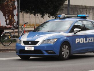 Doveva cominciare un nuovo lavoro, va in panico e chiama la polizia