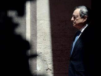 Governo: Draghi lascia P.Chigi, al Quirinale per decreto su voto 