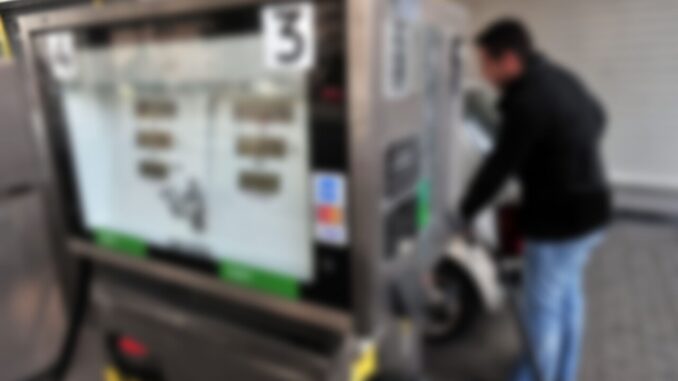 Fa il pieno e non paga, non aveva contanti con sé e se n'è andato