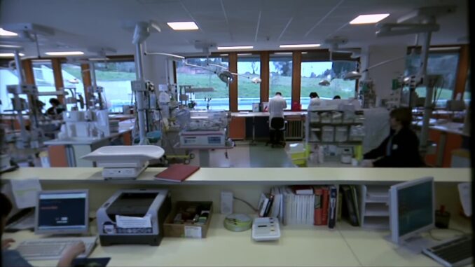 Due bimbi ustionati da acqua bollente in poche ore, gravi ferite