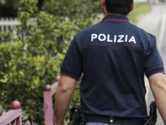 Inseguimento in centro a Foligno, catturato ladro, complice è scappato