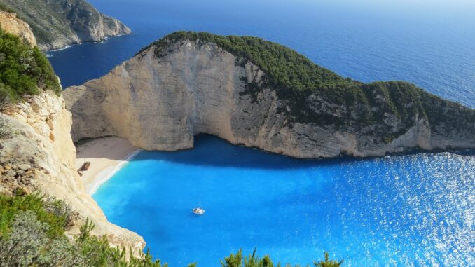 Ferragosto 2022: per i single la vacanza è last minute. Delle mete top e idee di viaggi per chi parte da solo