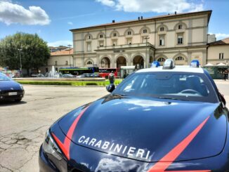 Accoltellamento in pieno giorno a Fontivegge, straniero ferito alla mano, indagini