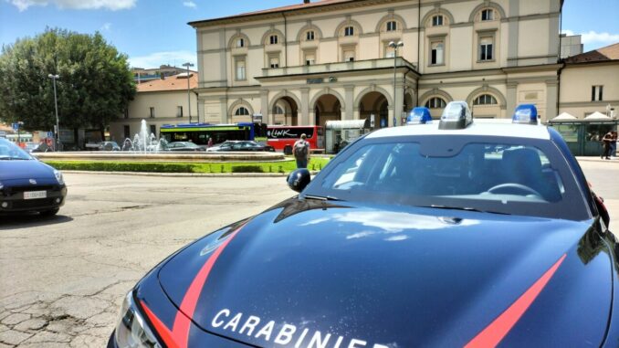 Accoltellamento in pieno giorno a Fontivegge, straniero ferito alla mano, indagini