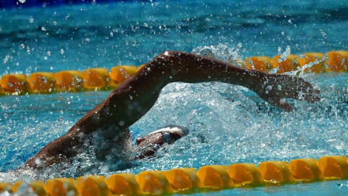 Pioggia di medaglie “cremisi” agli europei di nuoto, molti sono Fiamme Oro