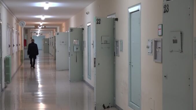 Violazione degli arresti domiciliari: Disposta la custodia in carcere