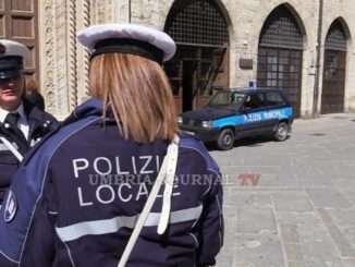 Criminalità Perugia, cittadini e negozi via dei Priori chiedono aiuto