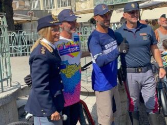 Il pullman azzurro della Polizia di Stato arriva in Liguria