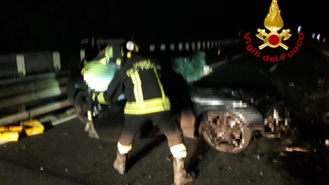 Contromano sulla Siena Firenze, scontro frontale, morto 28enne