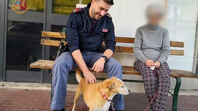 Sola col suo cane, anziana in difficoltà, era seduta su una panchina