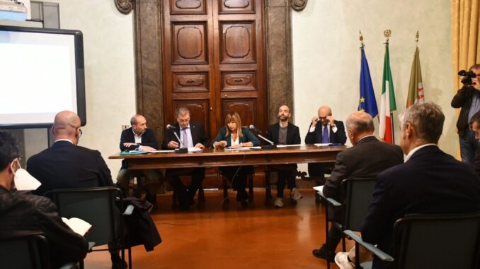 Nessuno presidio ospedaliero sarà chiuso, né atti per sanità privata