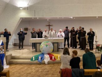 Giornata Mondiale Missionaria Veglia diocesana con Ivan Maffeis