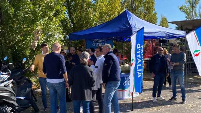 Fratelli d'Italia in piazza a Perugia per il tesseramento dopo elezioni