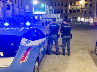 Movida sicura in centro storico a Perugia, vie passate al setaccio dalla polizia