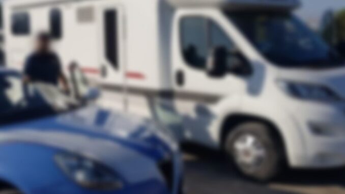 Noleggio autocaravan, truffate 52 persone, arrestato bastiolo