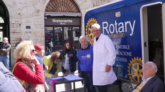 Una giornata di prevenzione, Rotary Club Perugia e Afas sono scesi in campo
