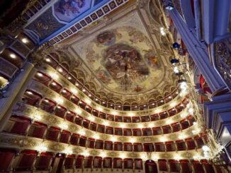 Emozioni a teatro in Umbria, dalla vita di Raffaello a Una giornata particolare